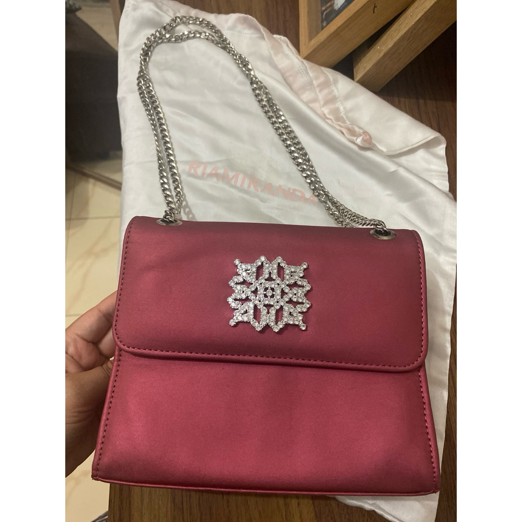 Preloved Navya Clutch Ria Miranda Signature tas Riamiranda Bag