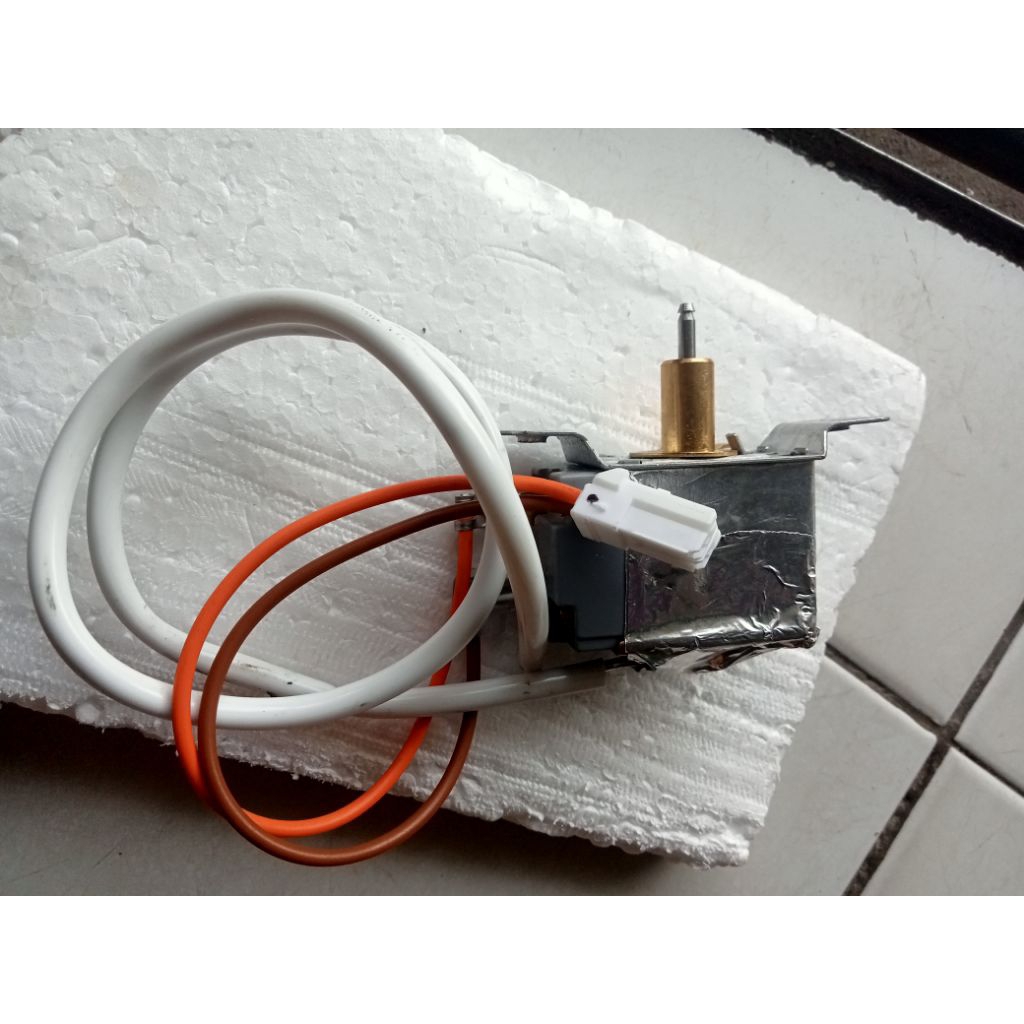 Termostat kulkas Sharp 1 pintu set gnf110 fiting lampu swit pintu+knop original