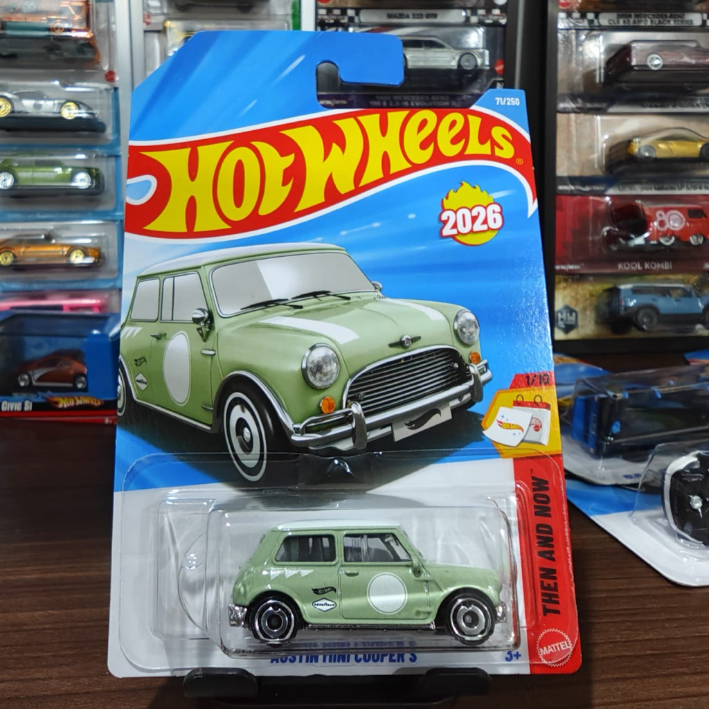 hot wheels austin mini cooper s hijau mr bean
