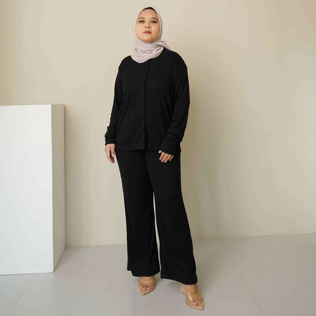 Restu Anggraini - One Set Knit Cutbray