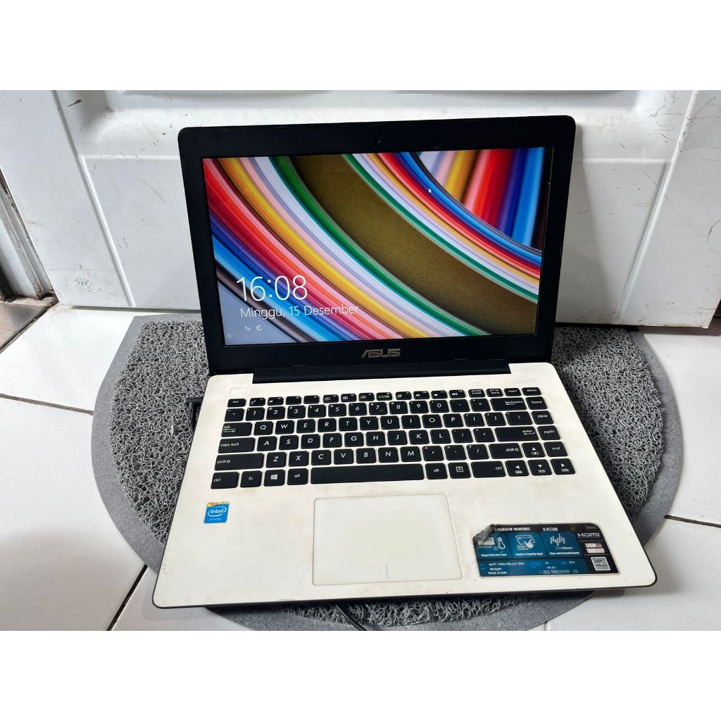 Laptop asus x453m putih  Uk 14inch Windows 8.1 pro 64bit(bisa request windows) 2gb ram 500gb hdd Int