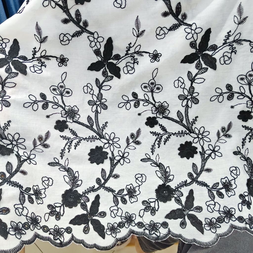 PROMO Kain Katun Bordir Bolong motif bunga timbul/Kain Katun Bordir Bunga Timbul/Kain Katun Bordir