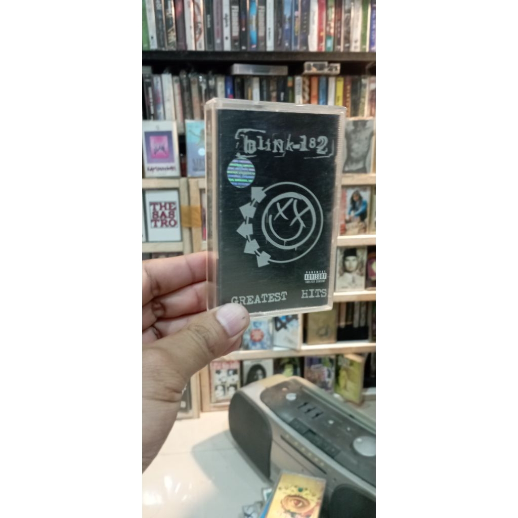 kaset blink 182 the greatest hits