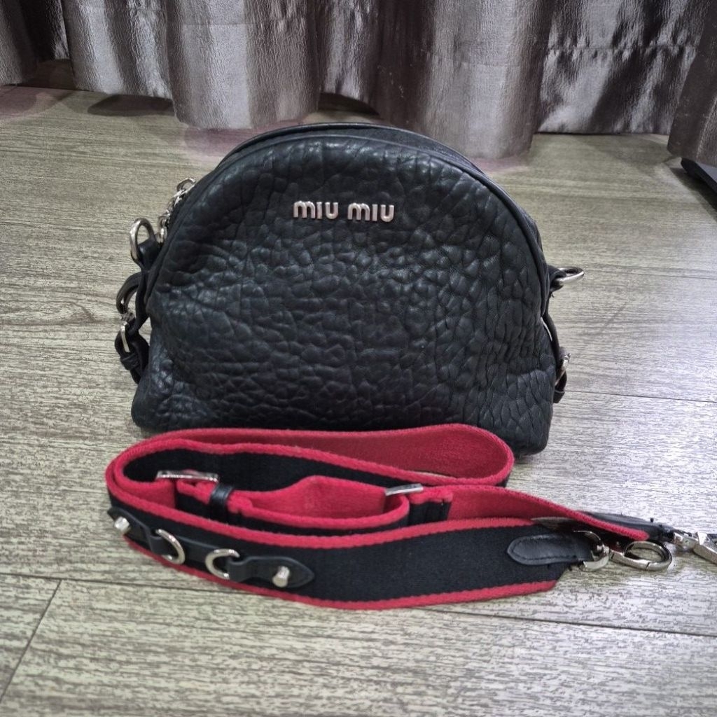 Tas sling Miumiu* preloved