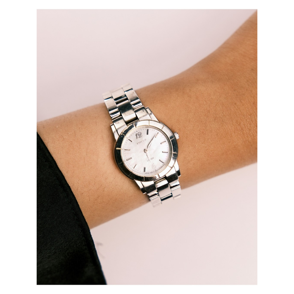 CITIZEN Wicca Round - Vintage Luxury Preloved Watch