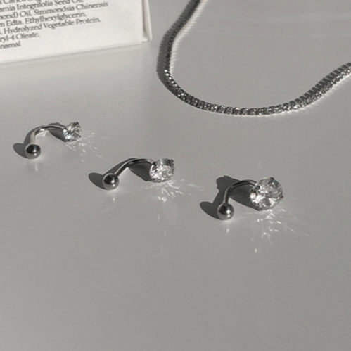 S999 SILVER Anting-anting perak murni yang sangat berkilau dengan desain tusuk telinga yang memberik