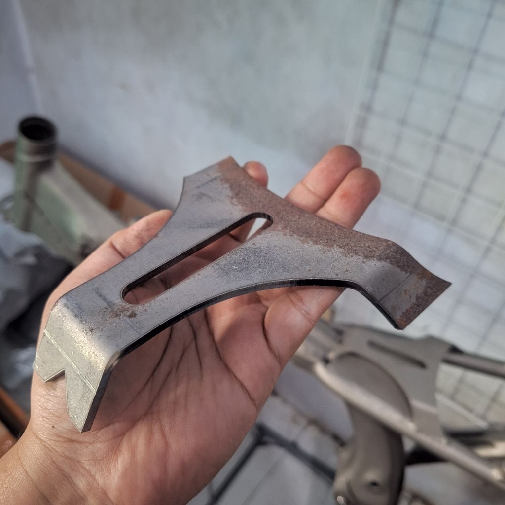 Pangkon tangki cb gl100 pangkon tangki 2 body dudukan tangki 2 body