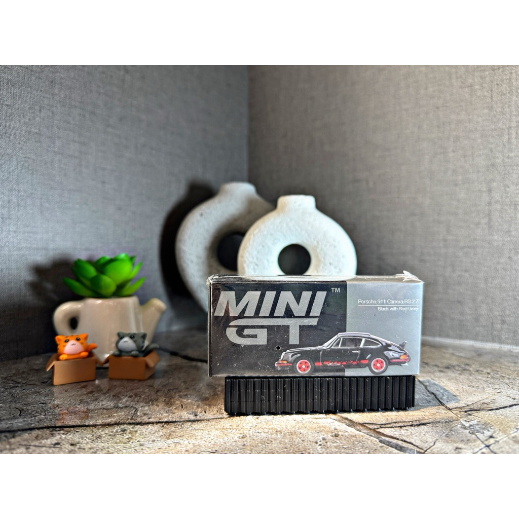 MINI GT #688 Porsche 911 Carrera RS 2.7 Hitam