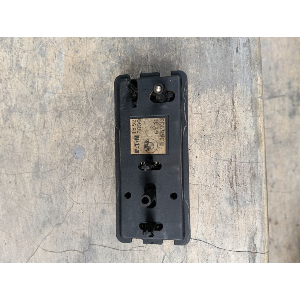 Modul Elektrik Jok Depan Kiri BMW Seri 7 / E38 / 735 IL