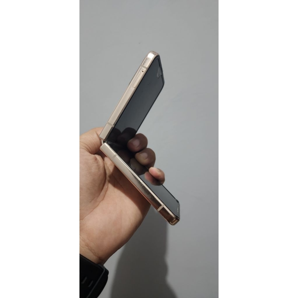 Samsung Galaxy Z Flip 4 Minus LCD Mati - Bekas SEIN