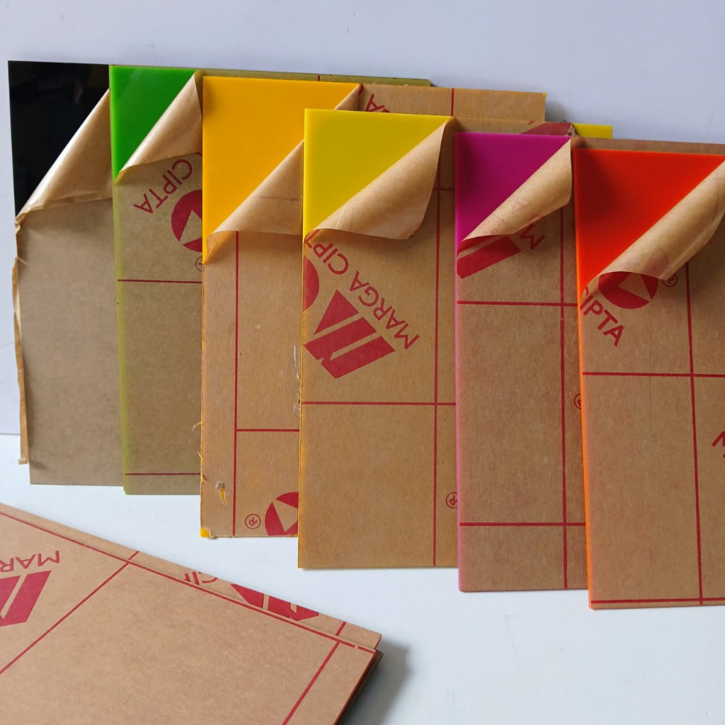 Lembaran Akrilik Warna A3 Tebal 2mm / Akrilik Warna
