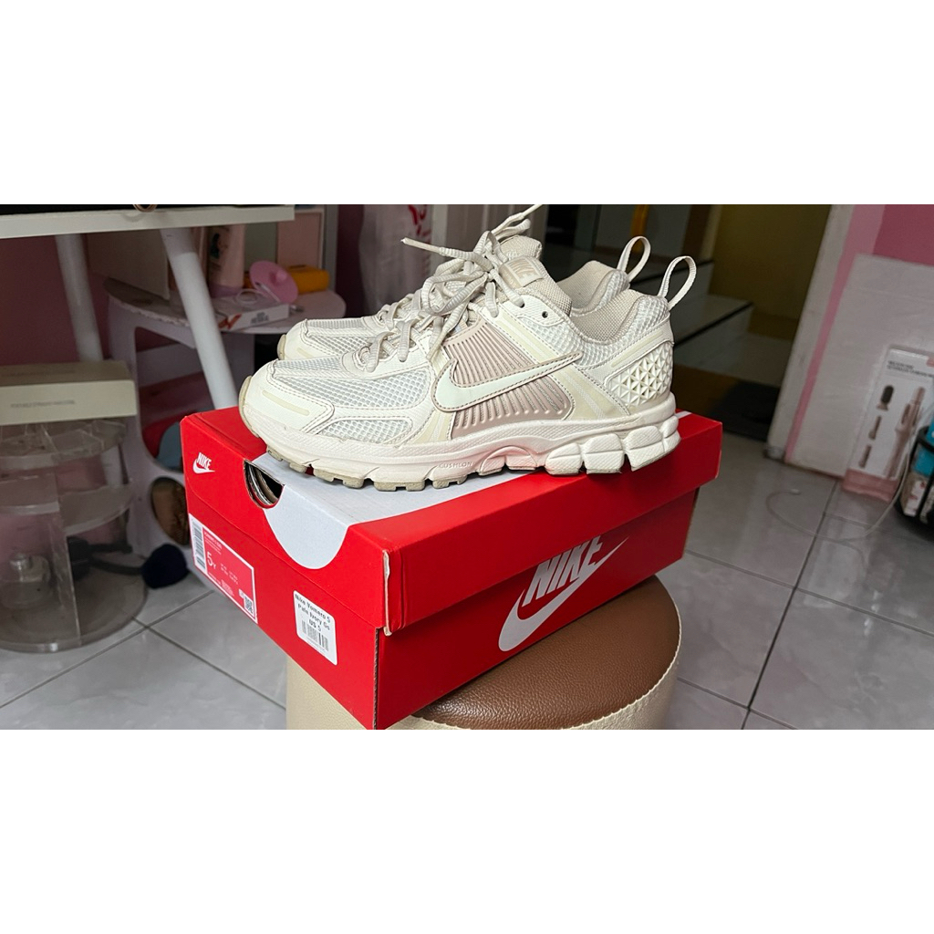 NIKE VOMERO5 (Preloved)
