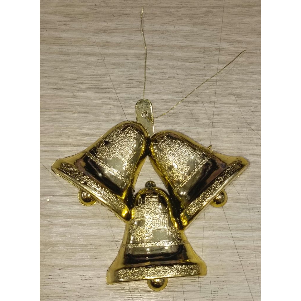 Ornamen Lonceng Natal Emas Tiga Lonceng Gantung