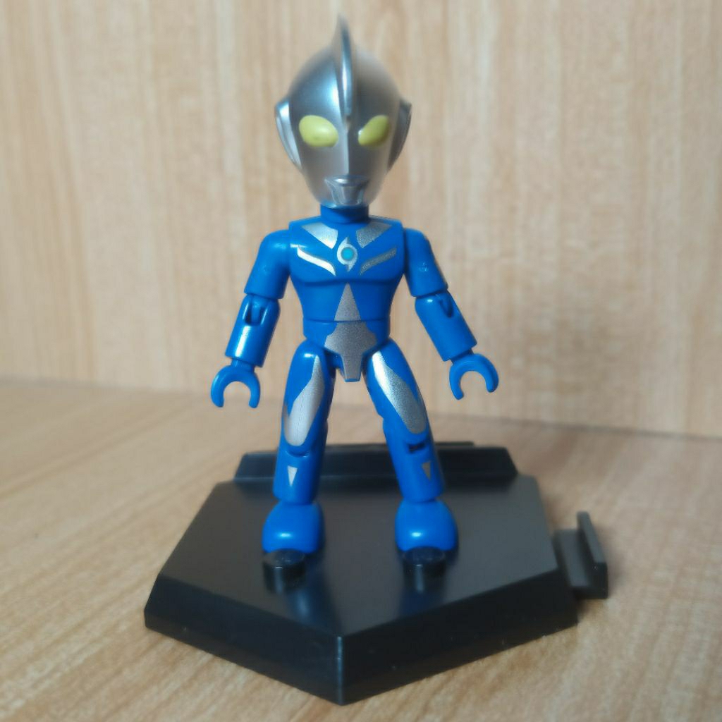 Figure Ultraman Cosmos Keeplay