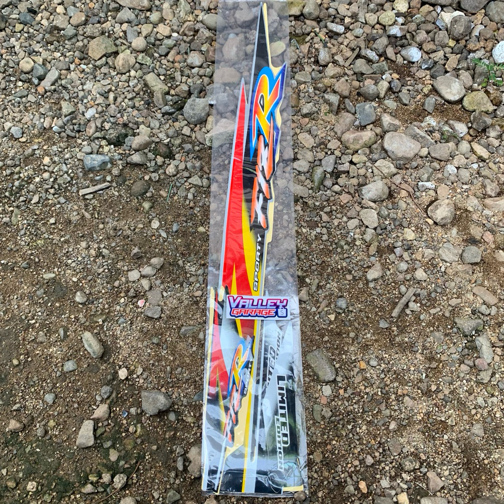 Striping sticker Yamaha F1zr f1zr limited edition tahun 1999 hitam silver