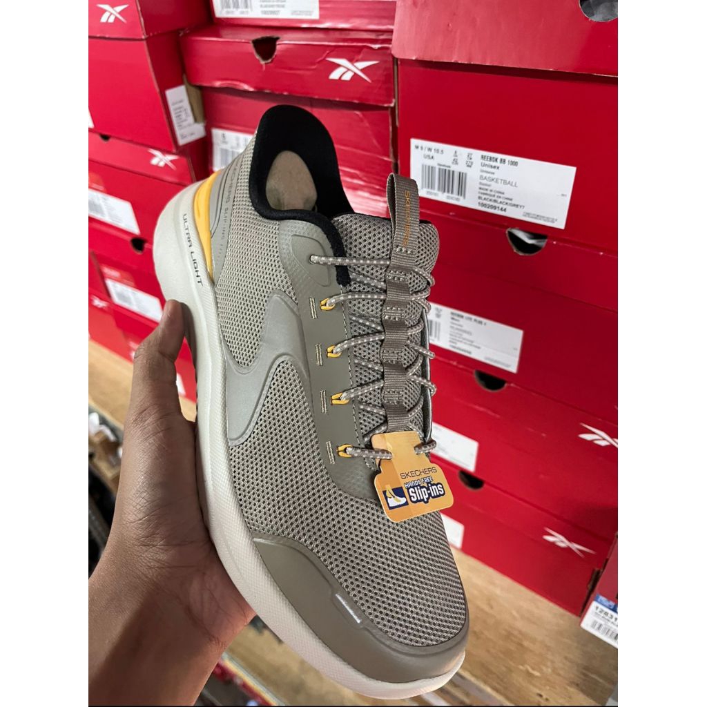 Sepatu Skechers Slip-Ins Pria Original Resmi Outlet