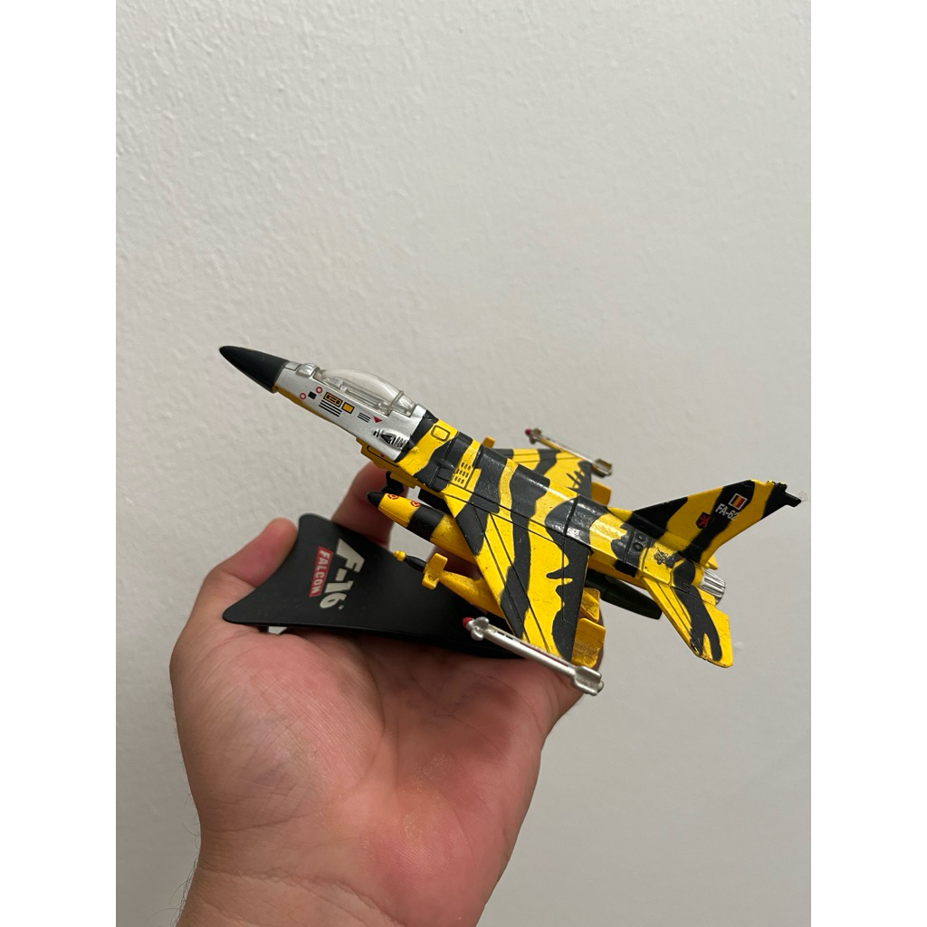 Diecast Pesawat F16 Realtoy