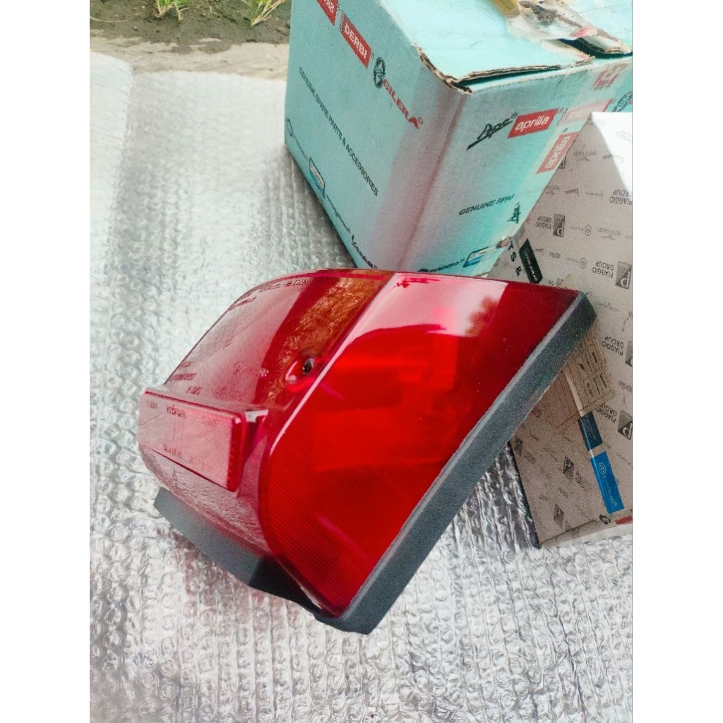 stoplamop lampu stop lampu belakang vespa ARCOBALENO asli TRIOM PIAGGIO GENUINE