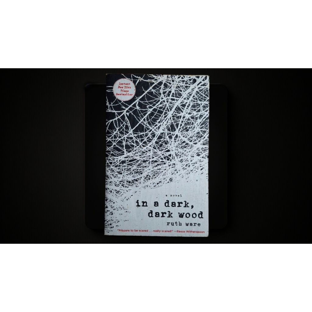 In a Dark, Dark Wood - Ruth Ware ENGLISH ORIGINAL