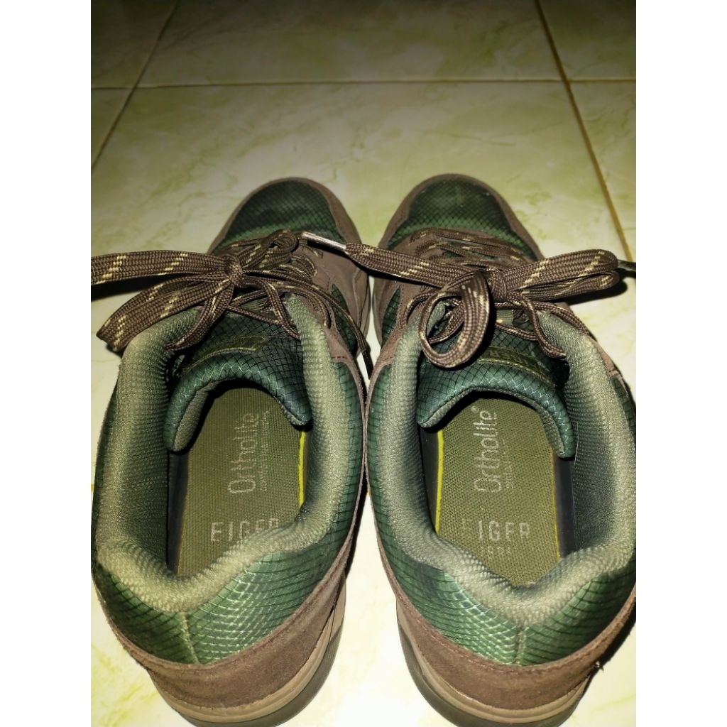 Sepatu Pria EIGER baca deskripsi