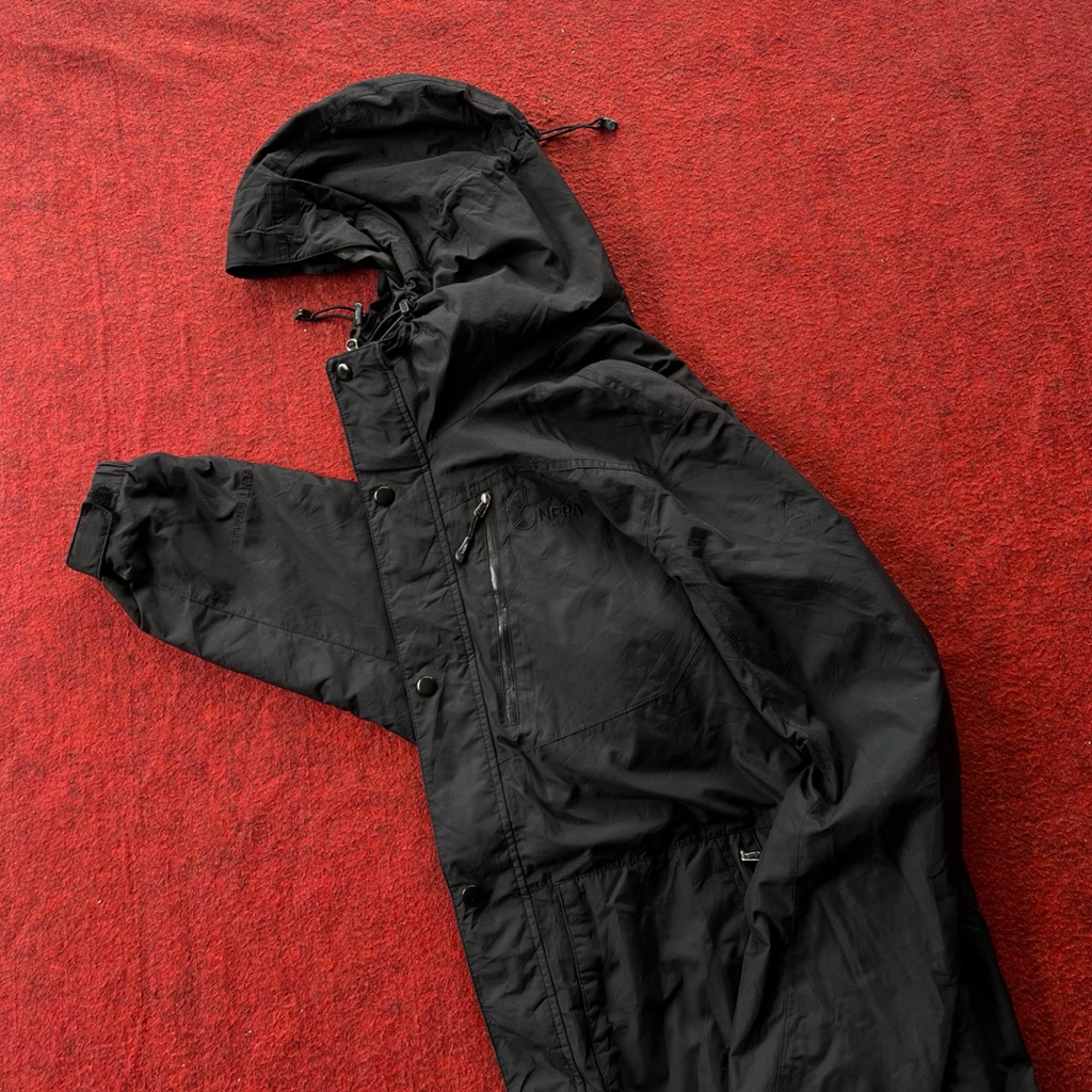 jaket nepa gorpcore black on black