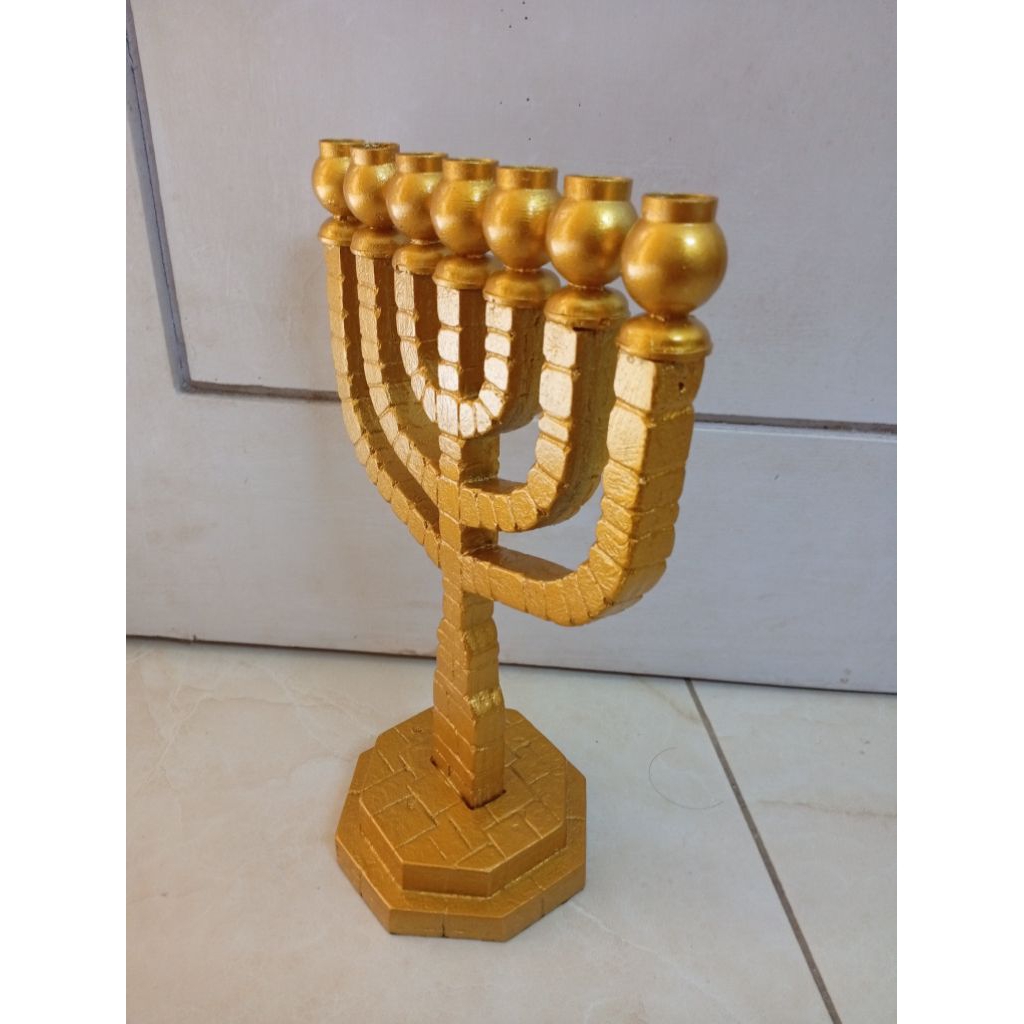 Menorah Kaki Dian