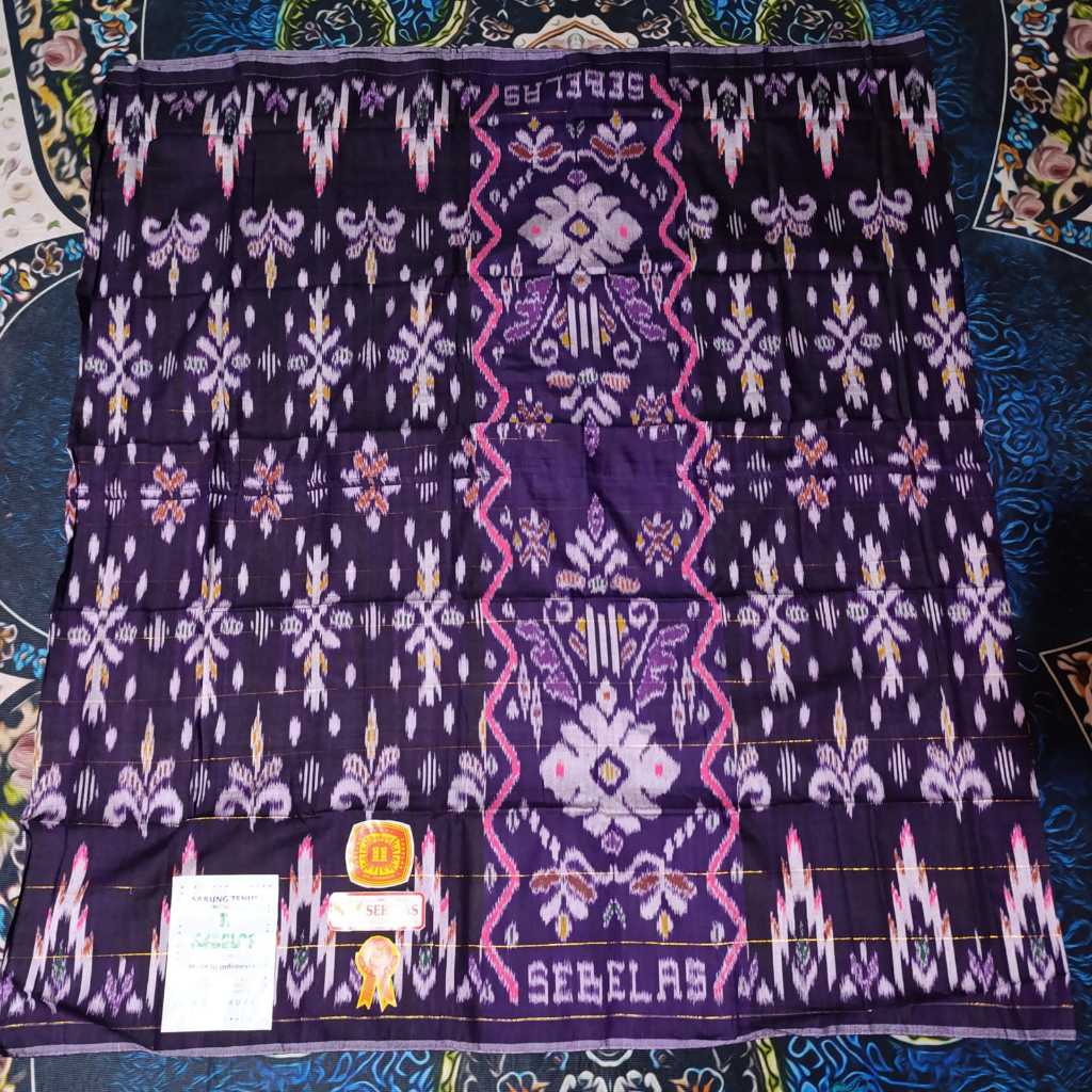 Sarung Sebelas Tenun