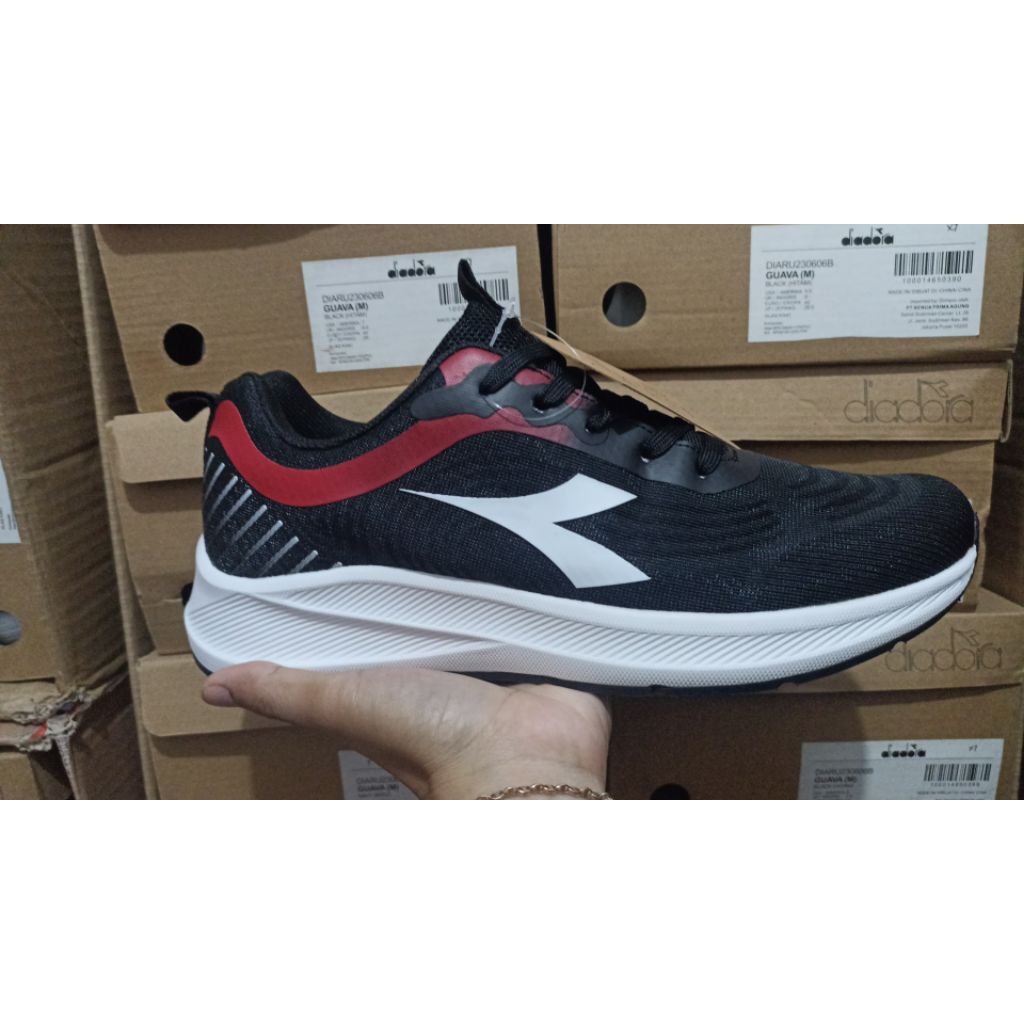 DIADORA GARRY BLACK/SEPATU RUNNING DIADORA ORIGINAL