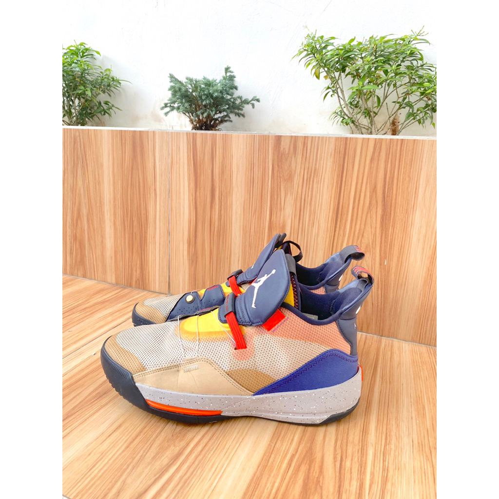 preloved sneakers Nike New Air Jordan 33 Retro XXXIII