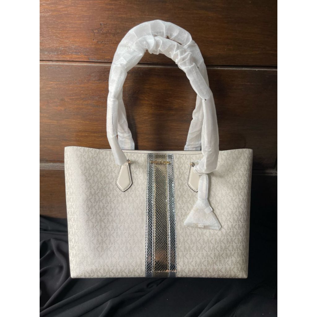 mk Sheila Large Signature Logo and Metallic Tote Bag Pale Gold n