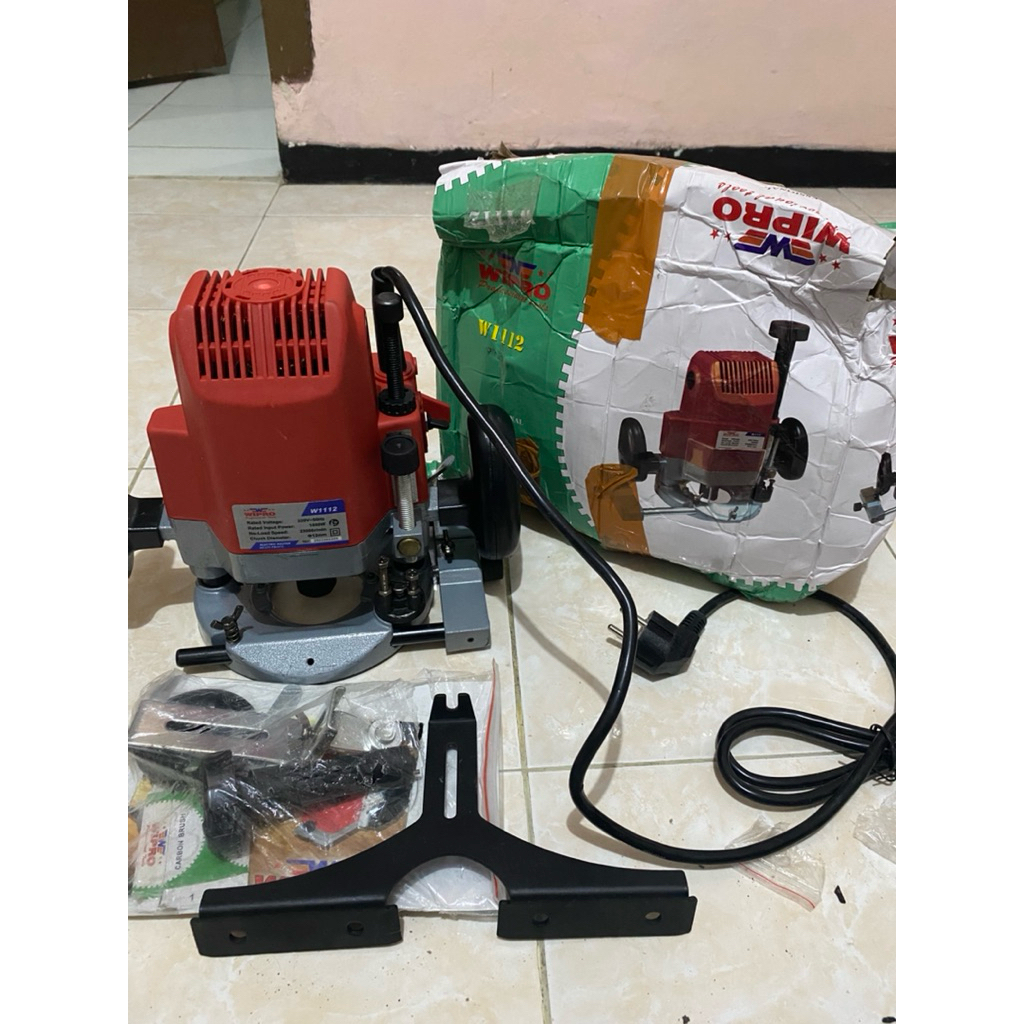 mesin profil kayu / mesin router wipro W1112