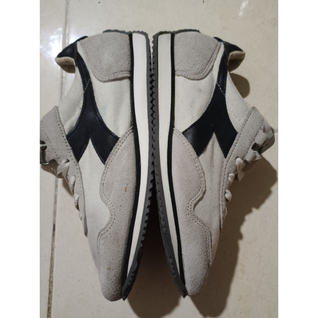 sepatu second sneaker casual Diadora Grey 37 23