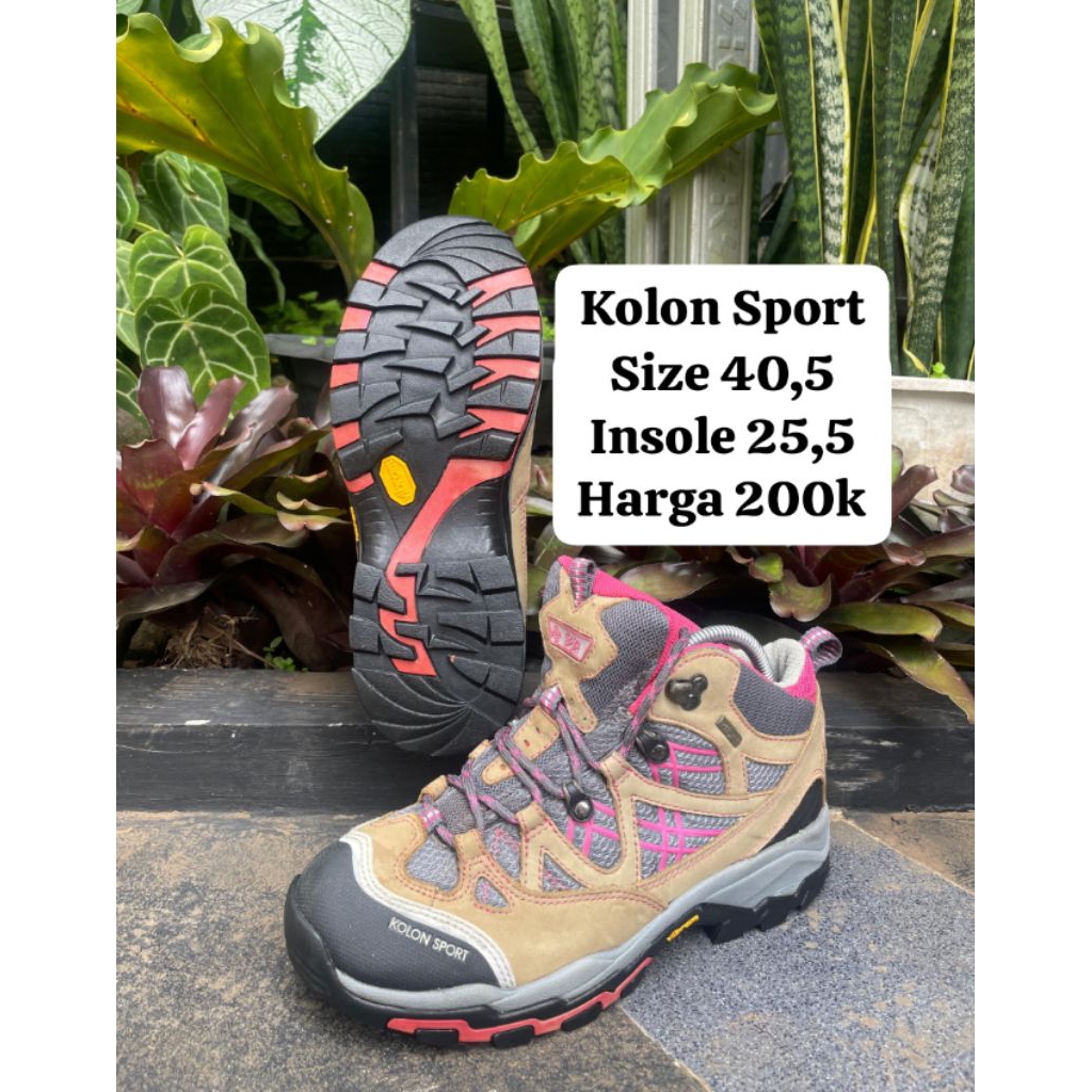 Sepatu Gunung Second Original Size 40-41+ Admin