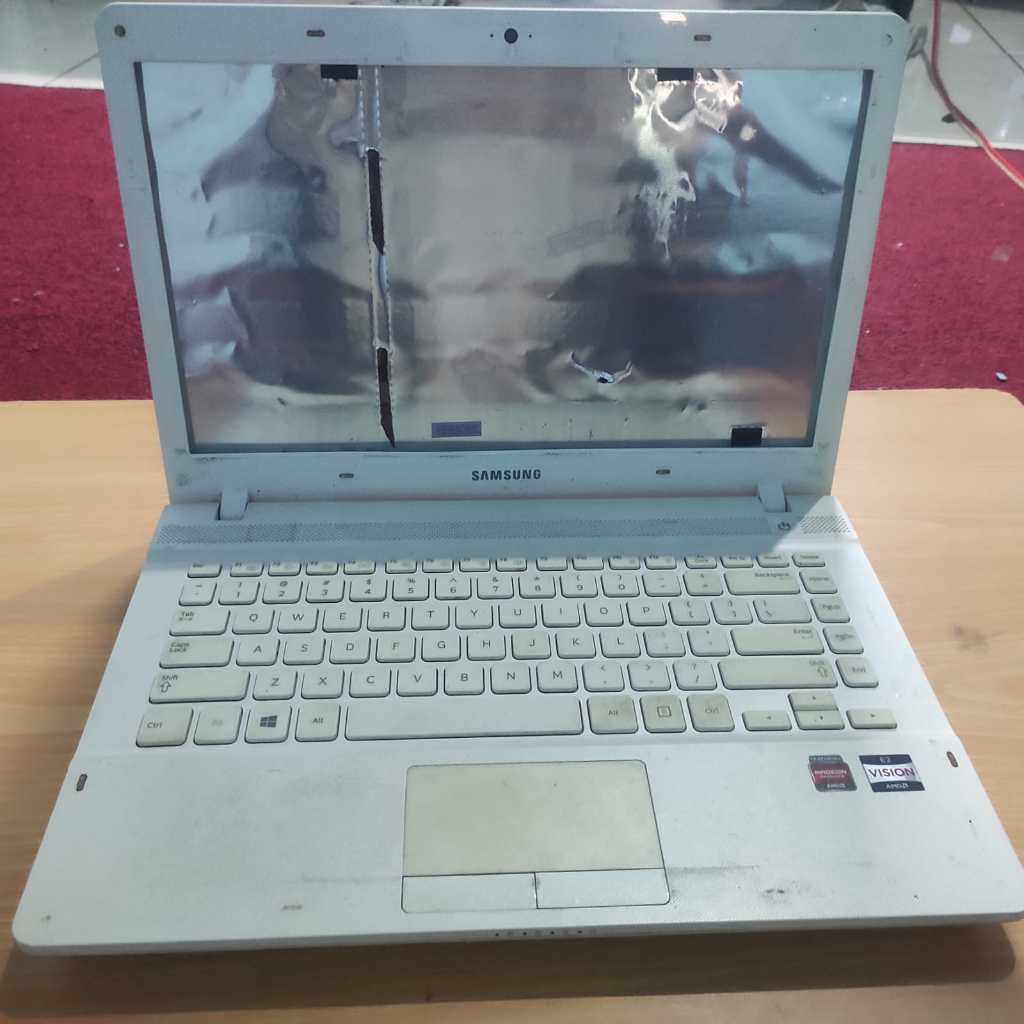 Kasing Casing Case Laptop Samsung 270E 275E NP270E4V NP275E4V