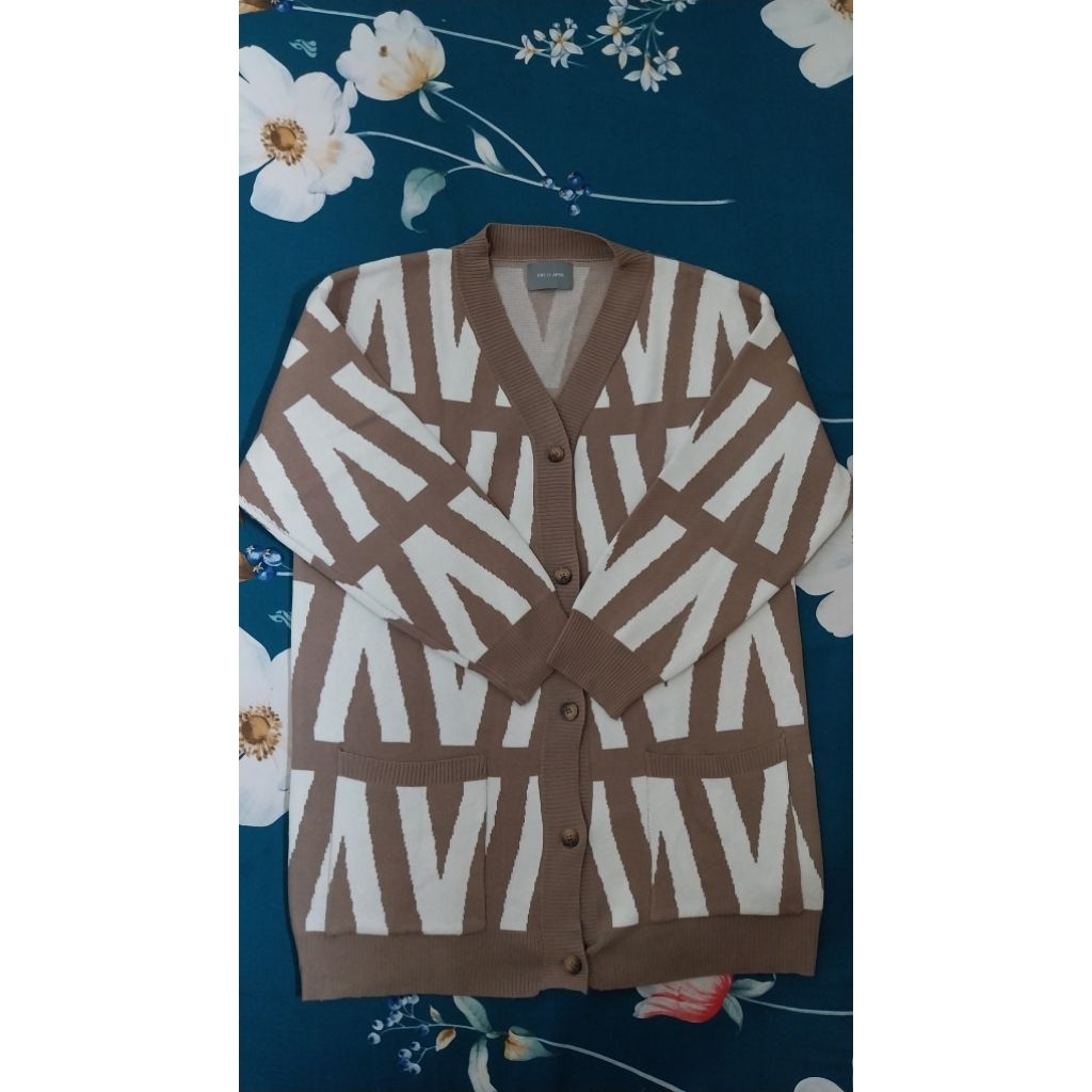 prelove this is april cardigan