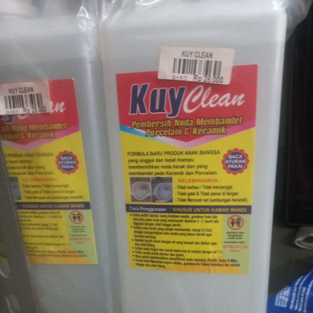 Pembersih Lantai Noda Membandel