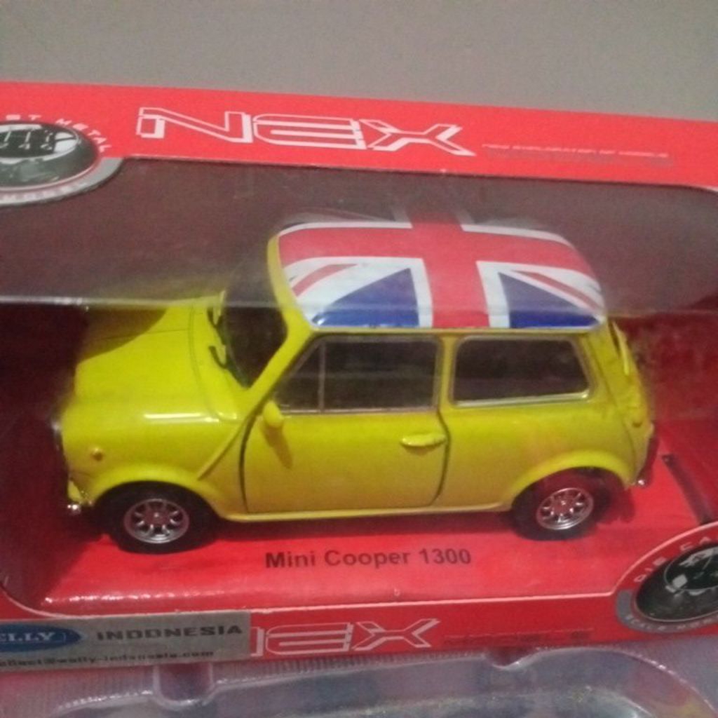 Welly Mini Cooper 1300 kuning
