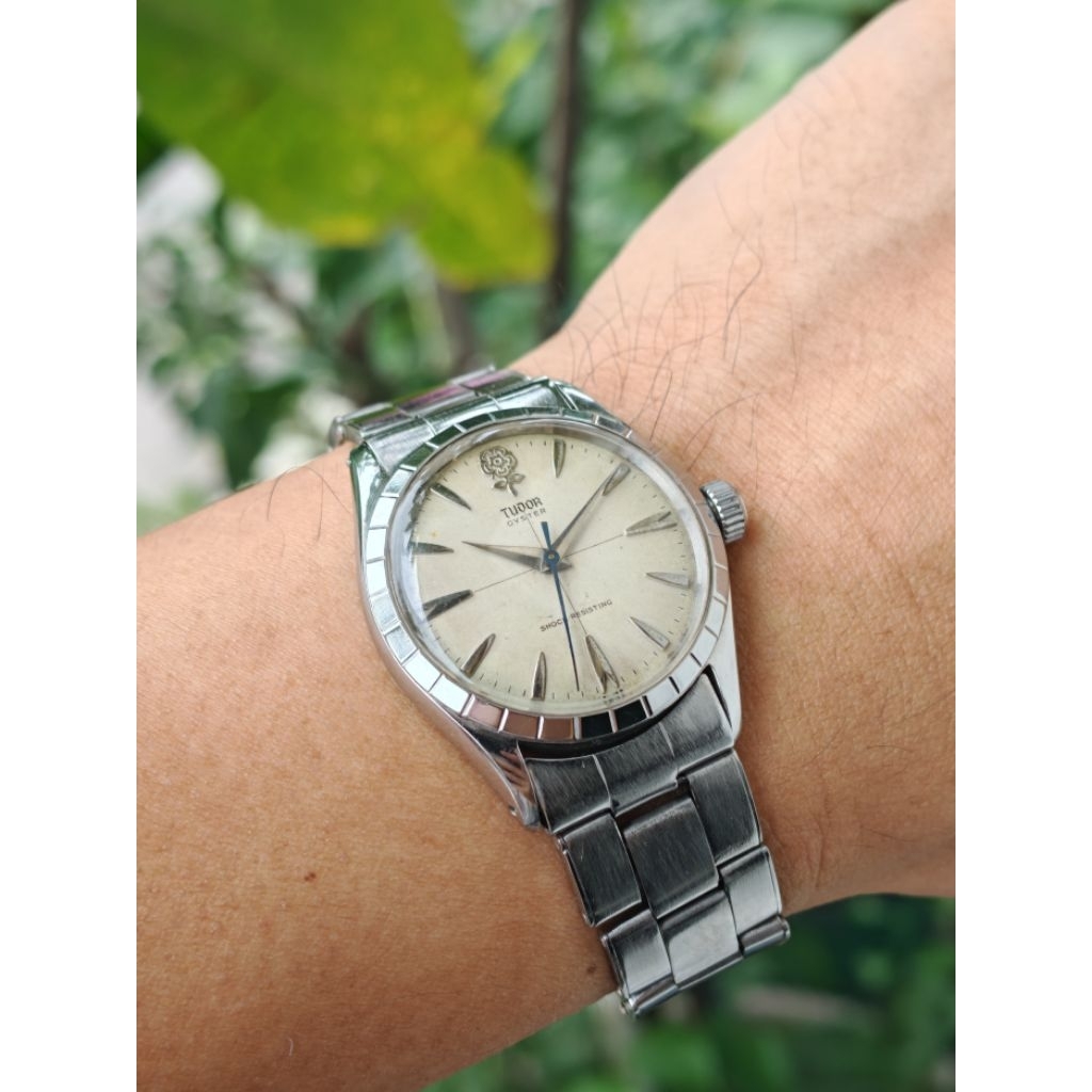 Original RARE 50s Vintage Tudor Rolex Oyster 7934 Cross Hair creamy patina Dial crenellated bezel Al