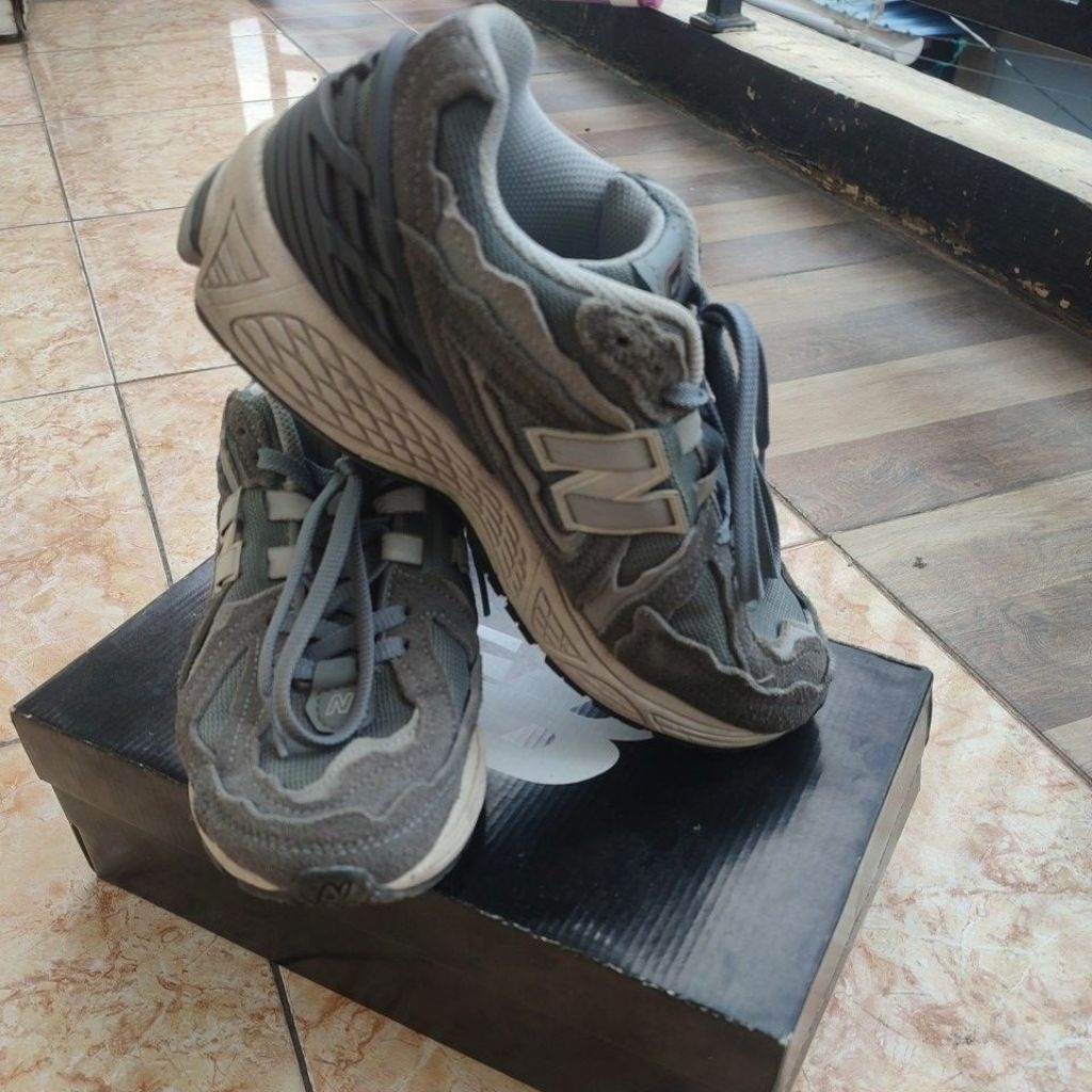 Preloved NB Running 1906D