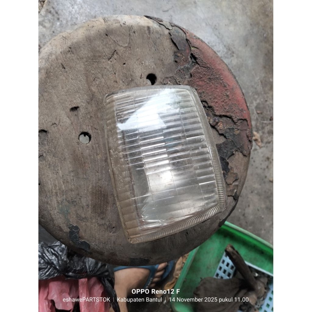 reflektor lampu depan Honda c700 supercup