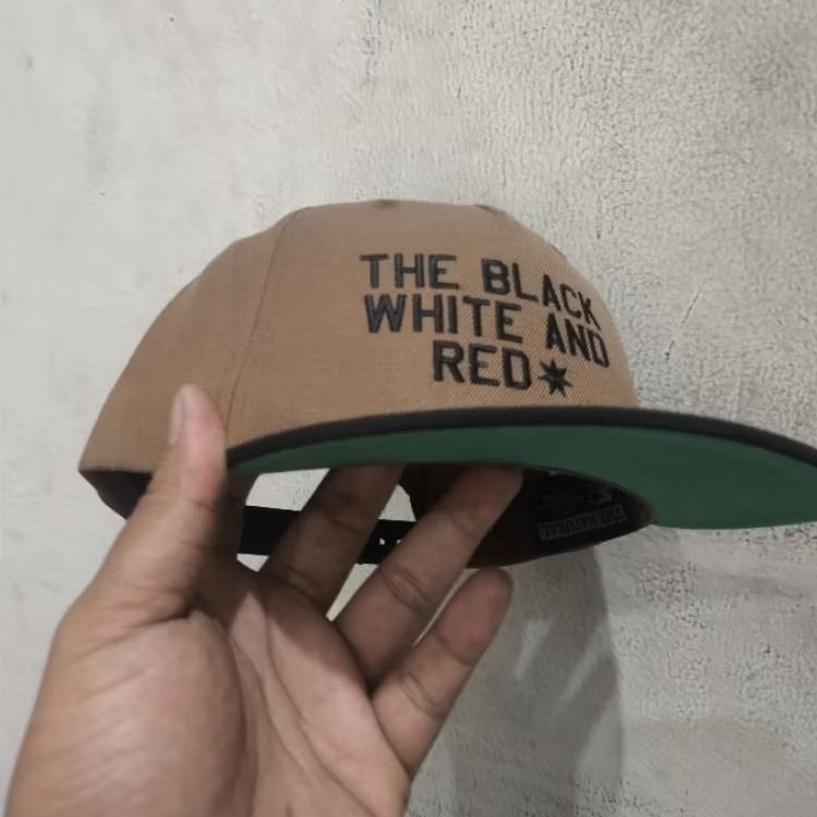 Topi Vintage Starter x DC Script Colour Logo