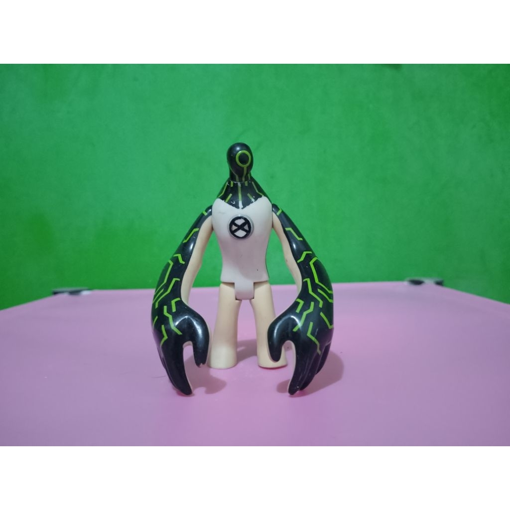 Figure BEN 10 ULTIMATE ALIEN - UPGRADE - CN Bandai Murah Retro Vintage Rare Koleksi Mainan Anak Anak