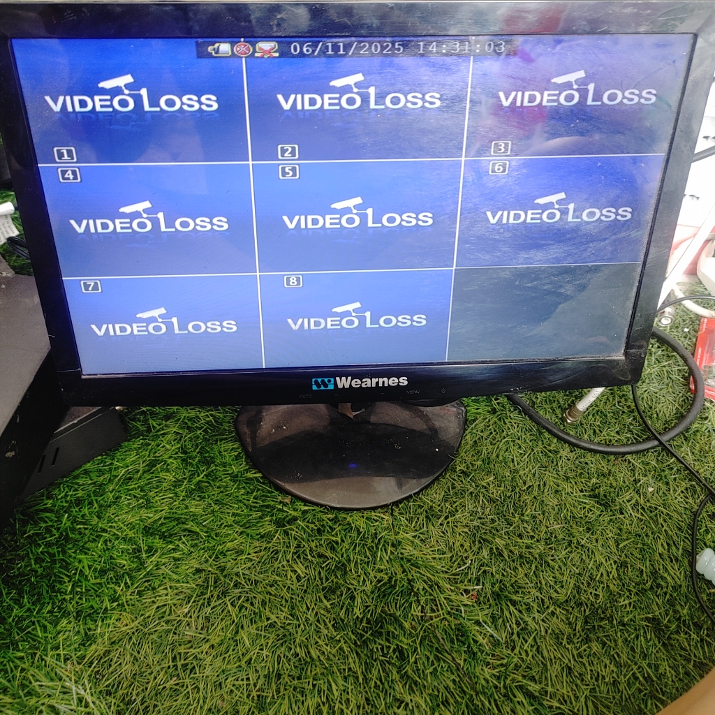 LCD MONITOR 16 INCH WEARNES