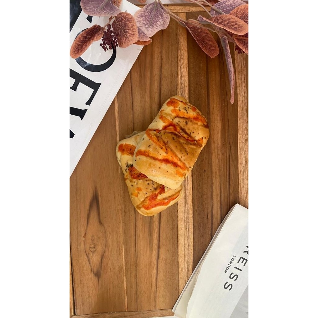 Jemm&Jonn Sourdough Roti Smoked Beef & Cheese Bun