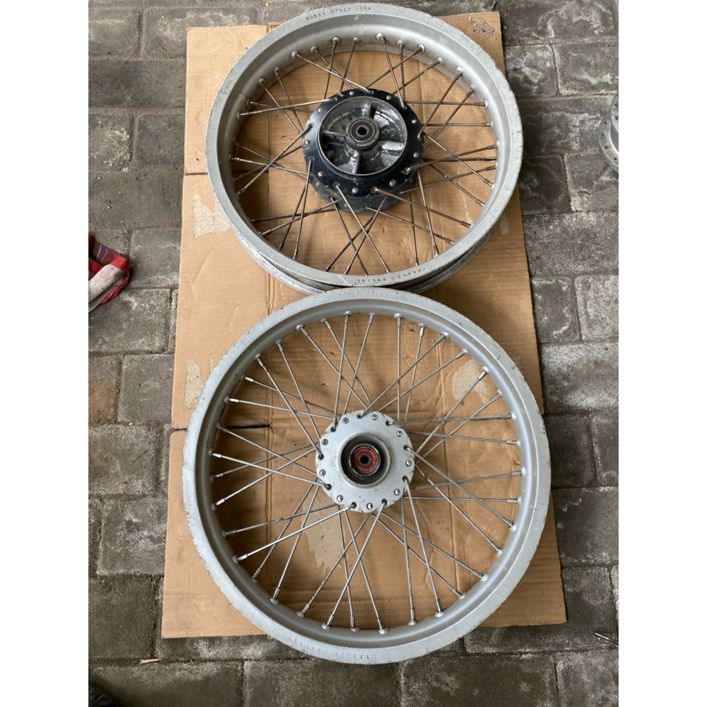 pelek velg roda depan belakang jari jari belakang tromol teromol besar yamaha vega r new zr rr jupit