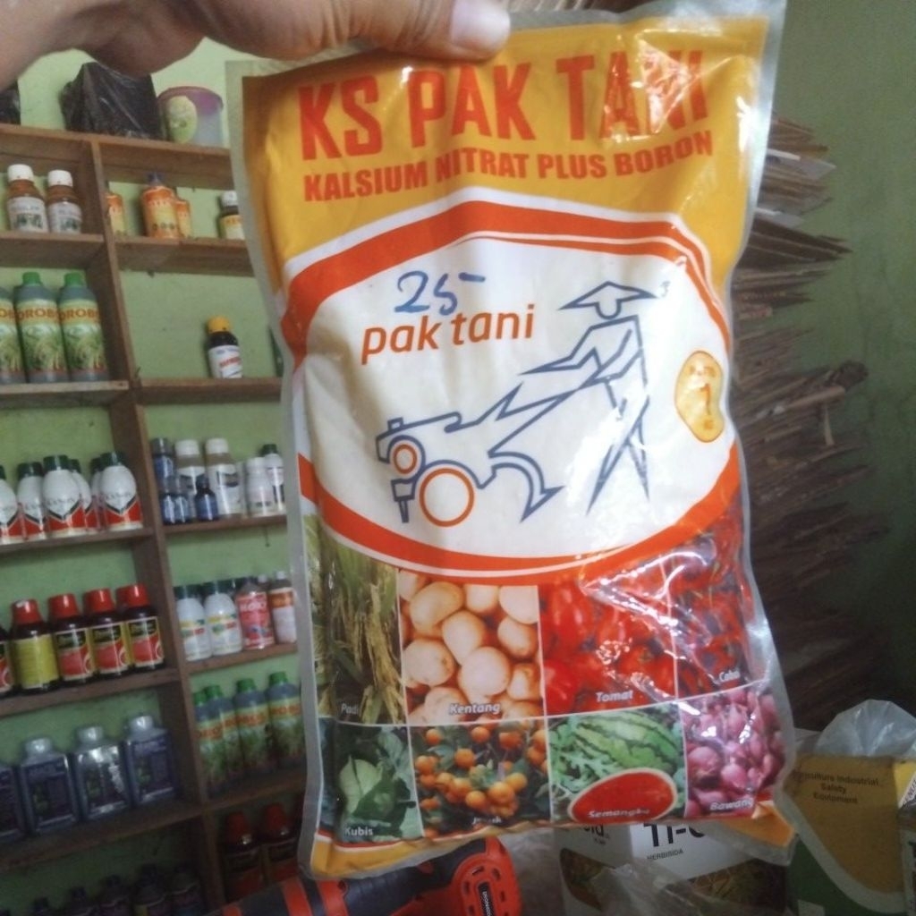 KS PAK TANI (kalsium nitrat plus boron) [1kg]berperan penting untuk perumbuban ujung akar dan titik 