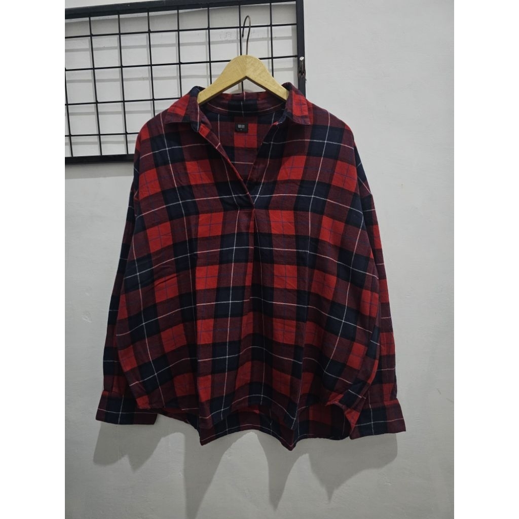 kemeja flannel flanel uniqlo kotak oversize like new