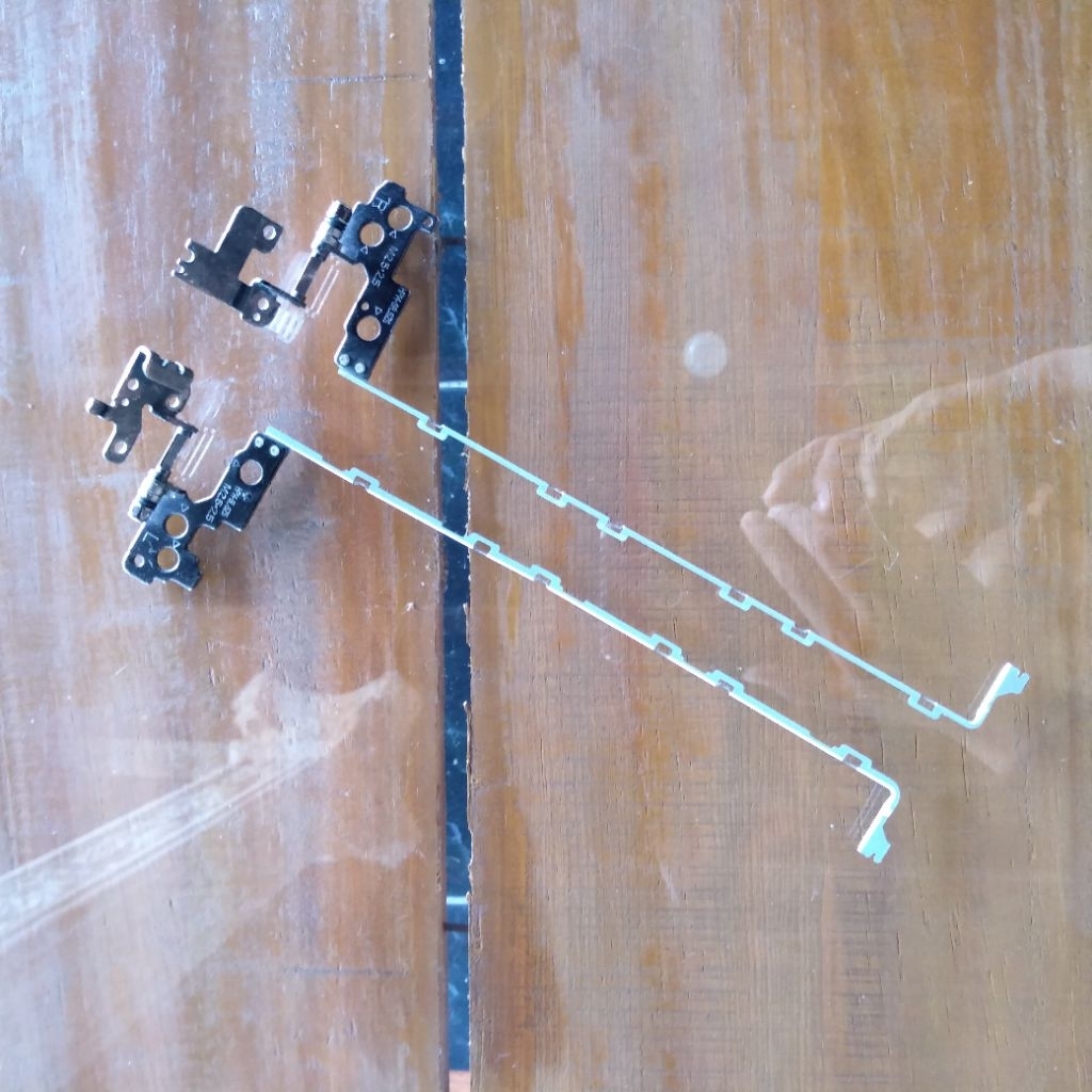 engsel laptop hp 240 g7