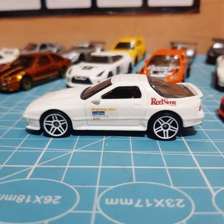 Hot Wheels Mazda savana RX7 custom Ryosuke Initial D