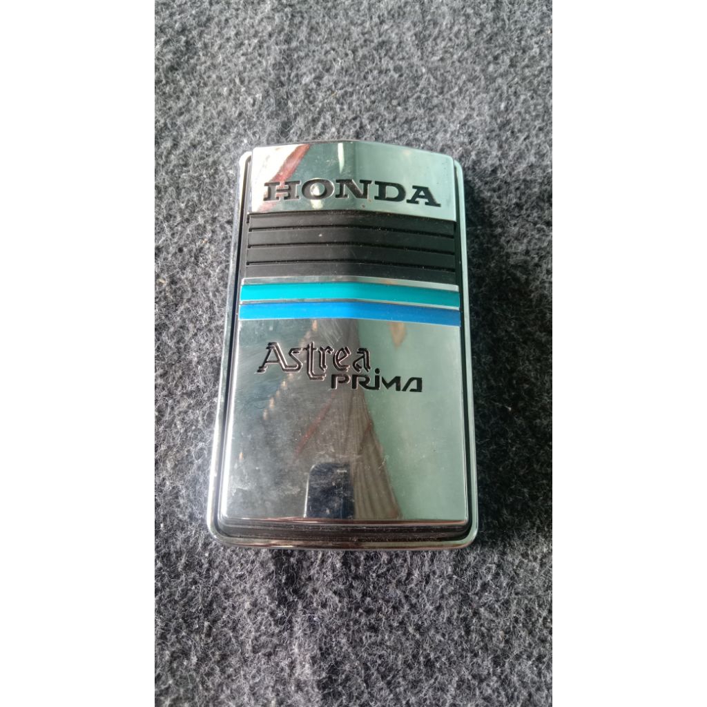 emblem panel dada dasi honda astrea prima